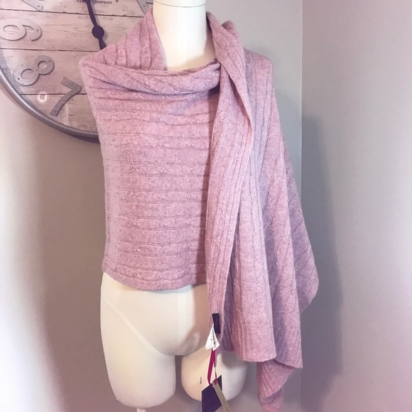 Christian Siriano Accessories - NWT Cashmere Christian pink Siriano New York travel scarf